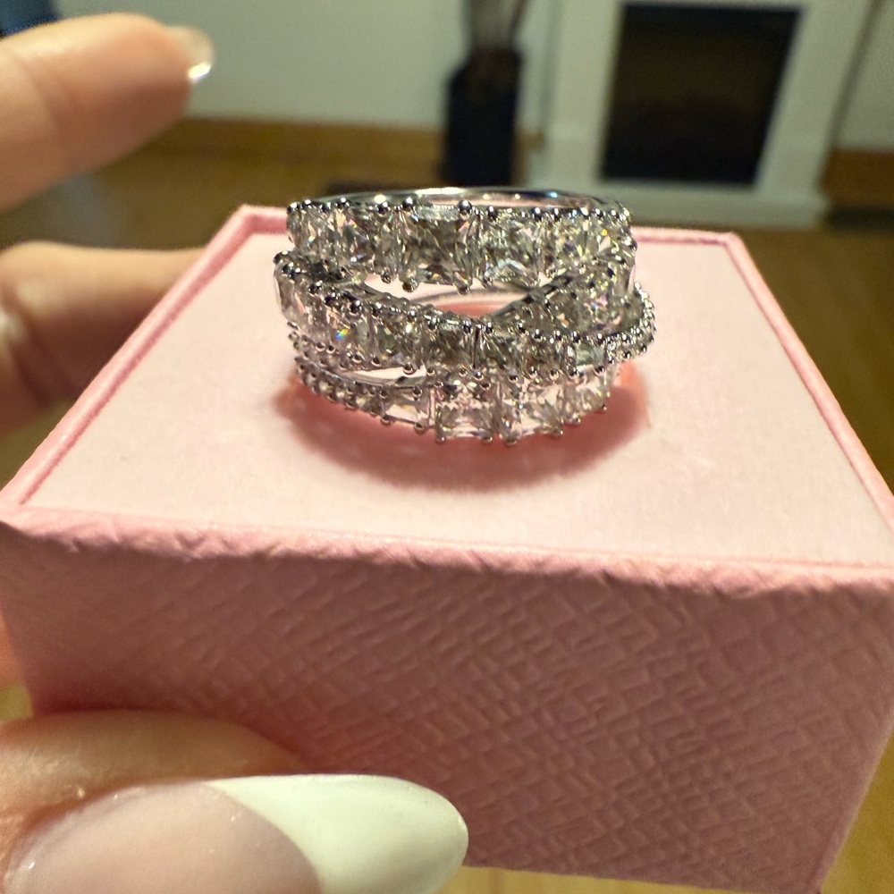 Swarovski Silver Crystal Ring- Size 7 - Picture 3 of 15